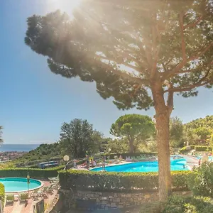 villaggio-colombo.hotelitalianriviera.com/